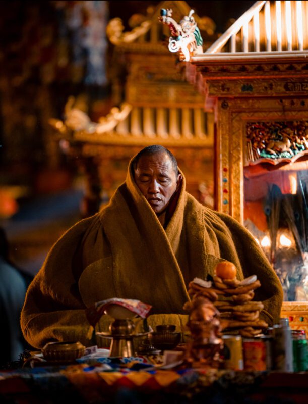 Sacred Canvas: A Guide to Thangka Painting 6 - Tanfog